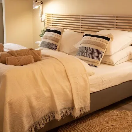 The Hideaway Semesterbostad Nébias