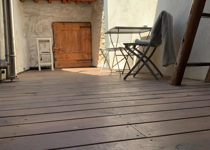 The Hideaway Nébias