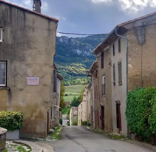 The Hideaway Nyaraló Nébias