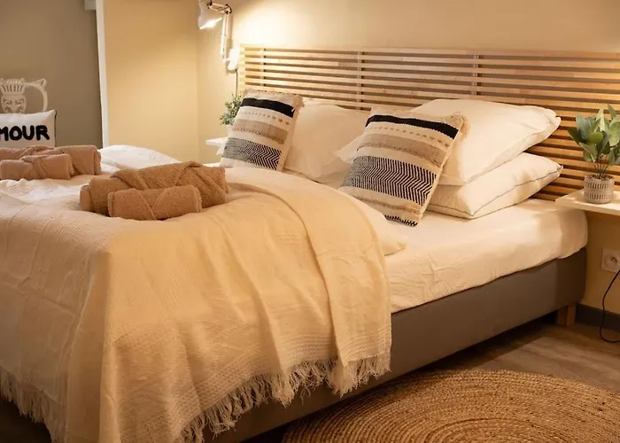 The Hideaway Nyaraló Nébias